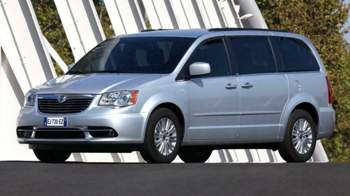 380331-7100-big-lancia-voyager-2012-32