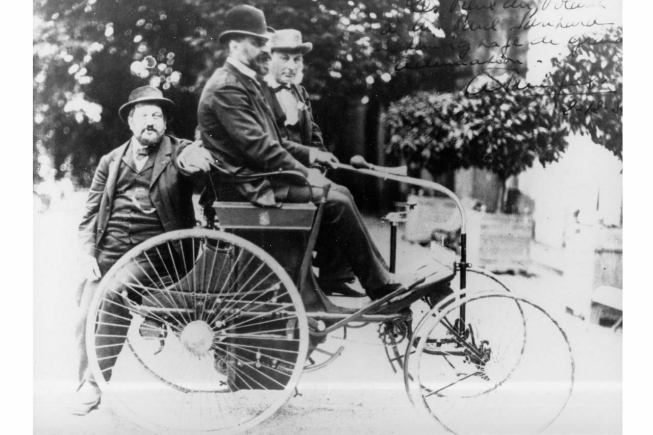 Peugeot Typ 2: erster Peugeot mit Verbrennungsmotor, noch mit Lizenz von Daimler. Jahr 1890