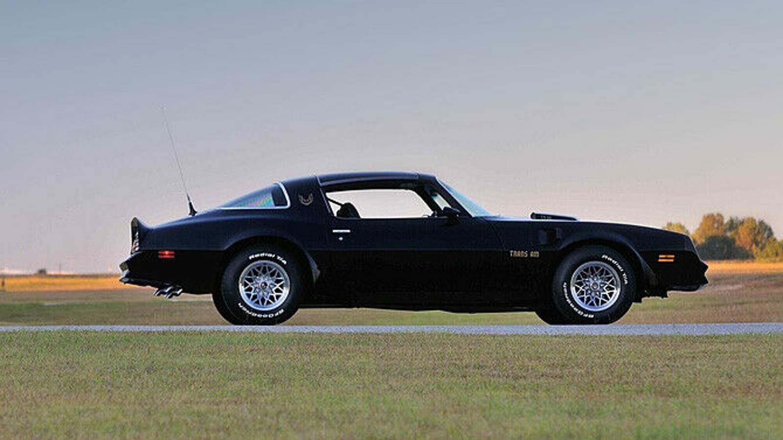 Der Schauspieler ließ ihn mit Klimaanlage und CD-Radio ausstatten