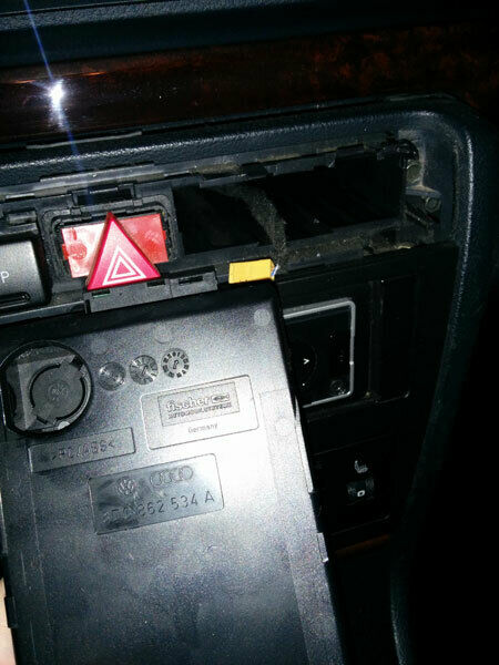 Der B5 in neuem Licht: Schalter und Getränkehalter