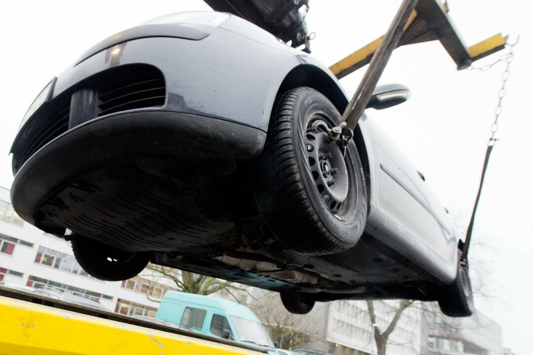 F&uuml;r die Freigabe des abgeschleppten Autos verlangt die Firma Parkr&auml;ume KG bis zu 340 Euro
