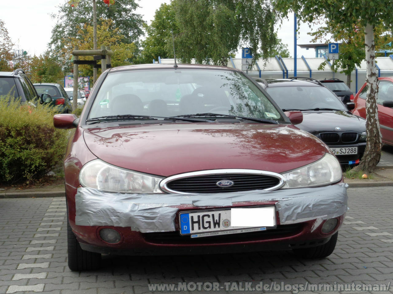 Der Schrottplatz - Spiegelsymmetrisch des Showrooms