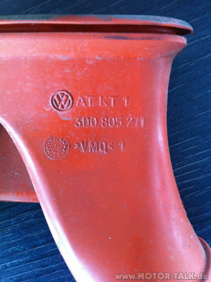 Rotes Gummiteil abgefallen