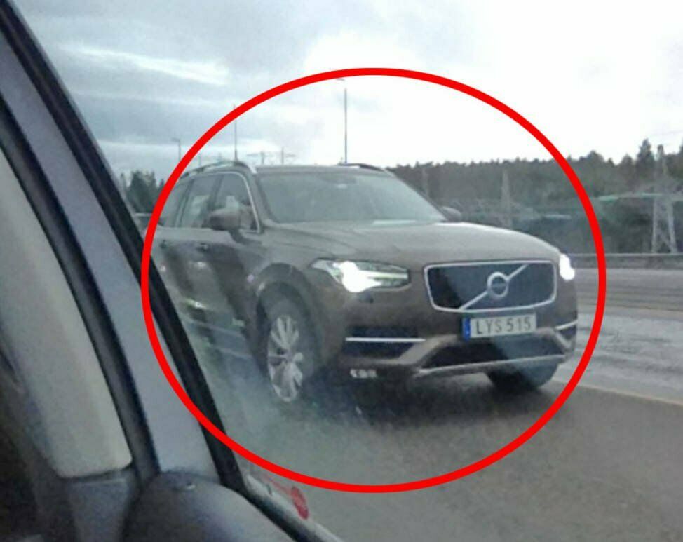 Der XC90 legt sein Tarnkleid ab...