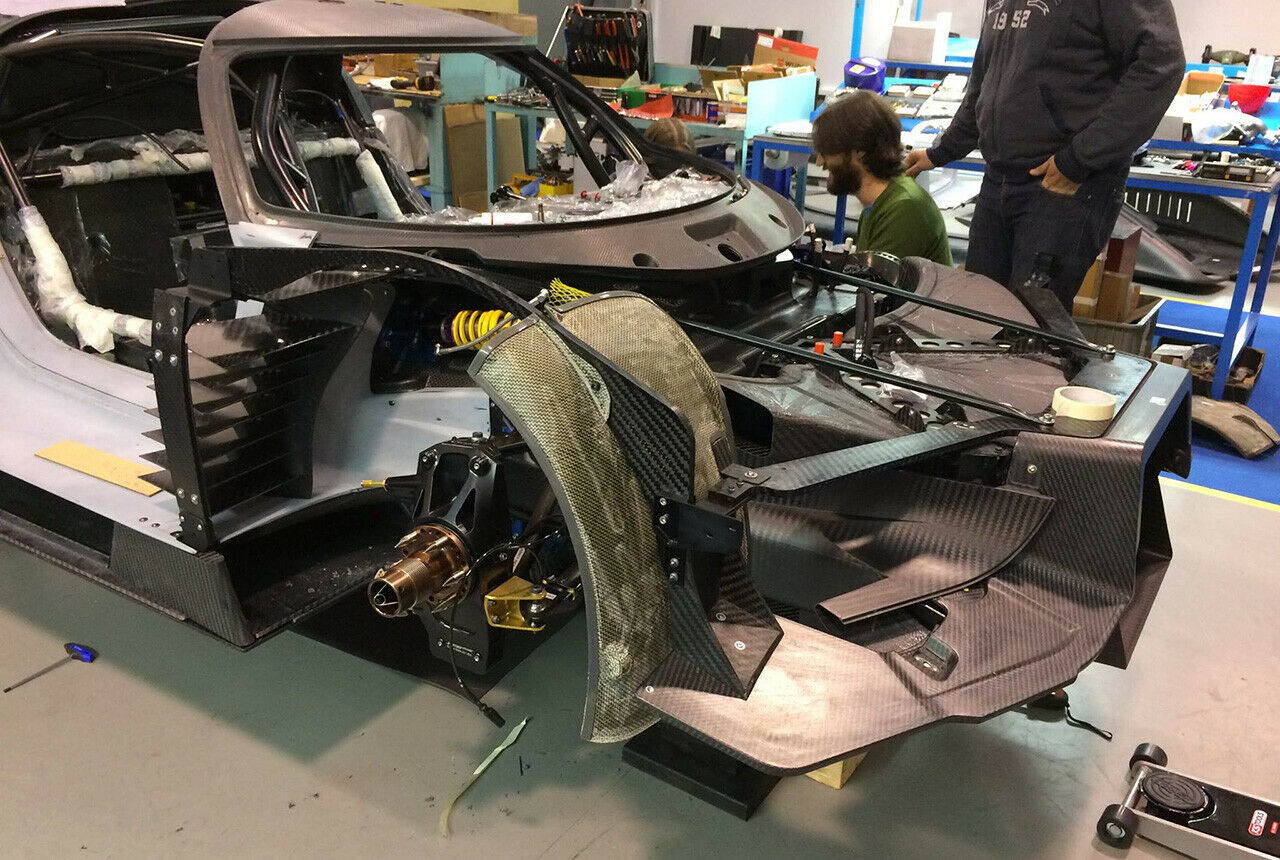 Der Vorderbau des SCG-Renners