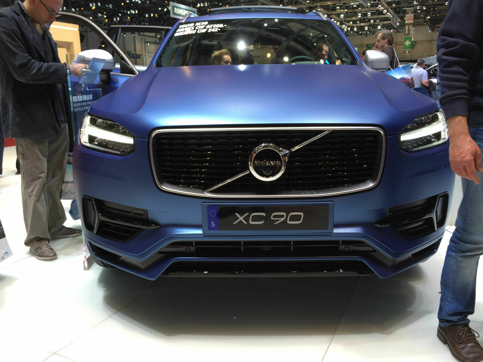 Der XC90 legt sein Tarnkleid ab...