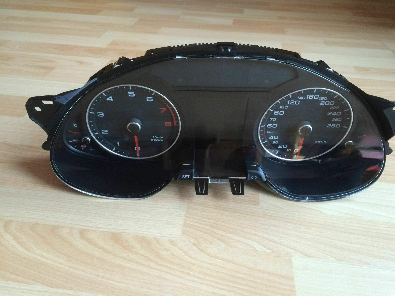Audi A4 8K Kombiinstrument Facelift Bj 2012 Biete audi-a4-8k-kombiinstrument-facelift-bj-2012-biete