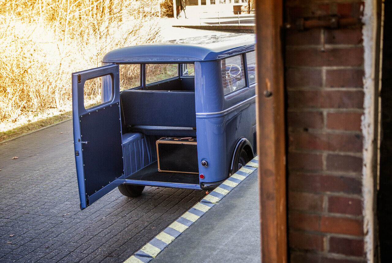 Der Schnellaster am Bahnhof Wangerooge: Von hier aus transportierte er oft Kinder in die Jugendherrberge