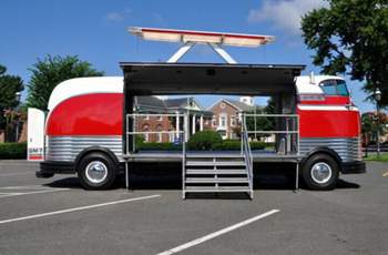 Futurliner-7-side