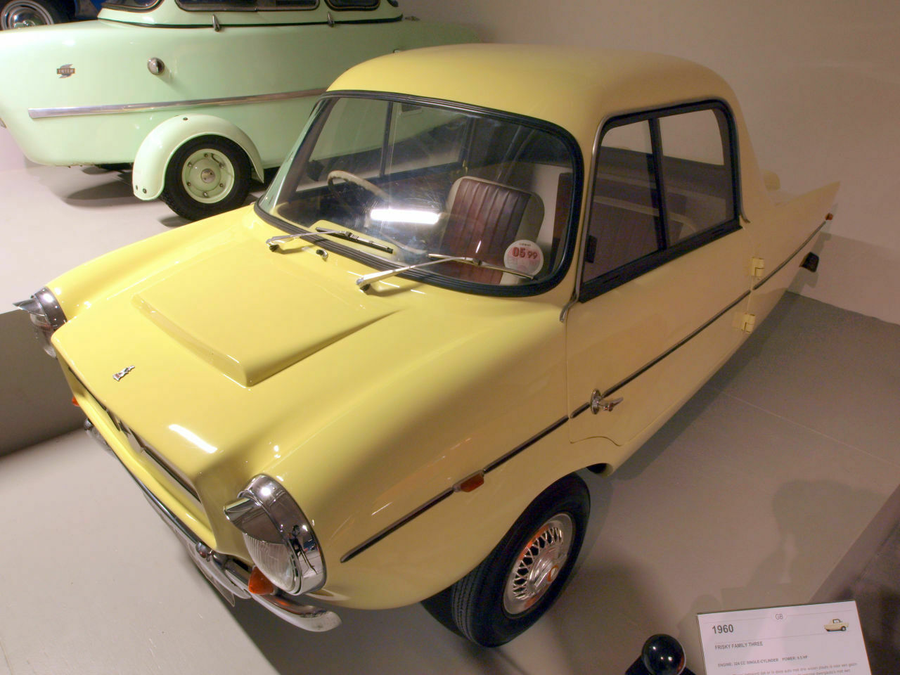 1960-frisky-family-three-photo2