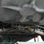 Achse hängt noch unter der Kiste