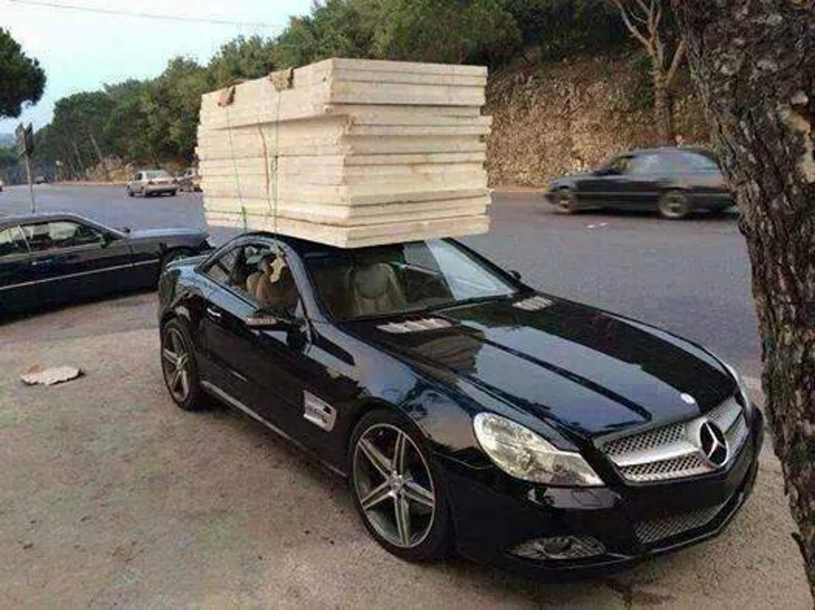 mercedes-mit-dachlast