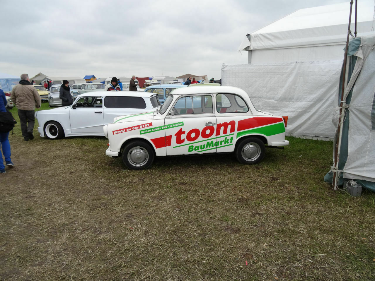 Reality Check Club - Die Off Topic Tropic Bar