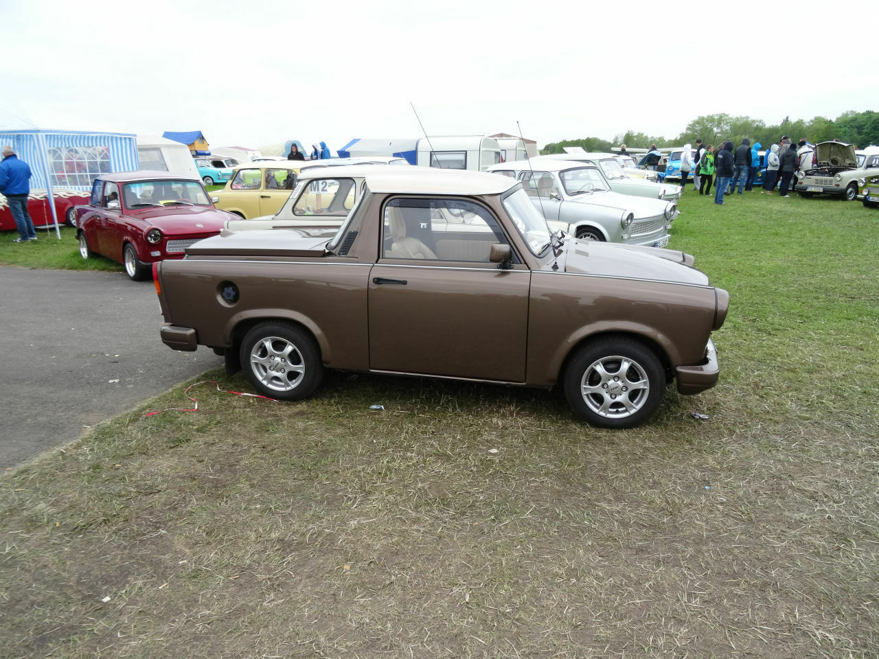 Reality Check Club - Die Off Topic Tropic Bar