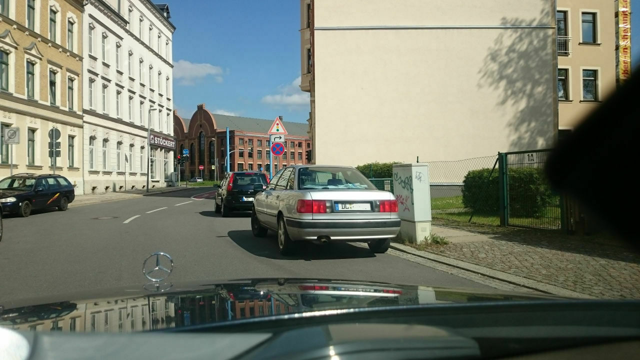 Der Schrottplatz - Spiegelsymmetrisch des Showrooms