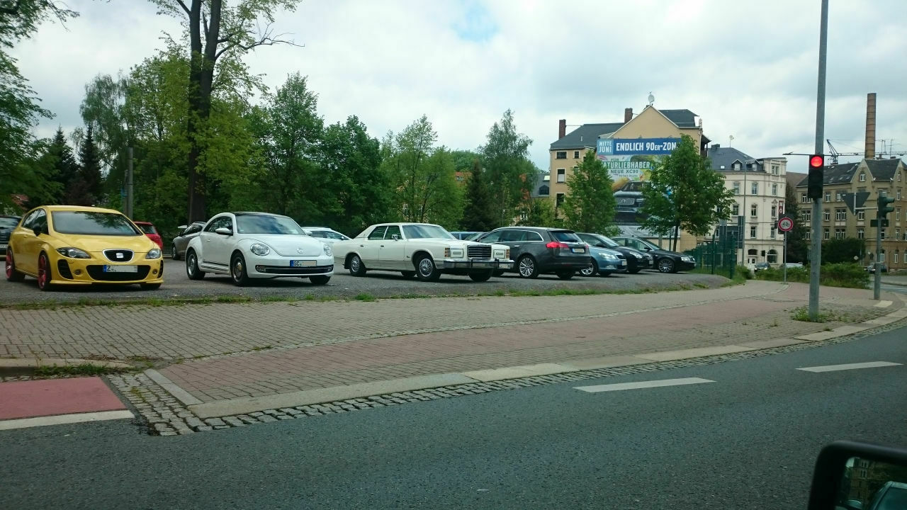 Der Schrottplatz - Spiegelsymmetrisch des Showrooms