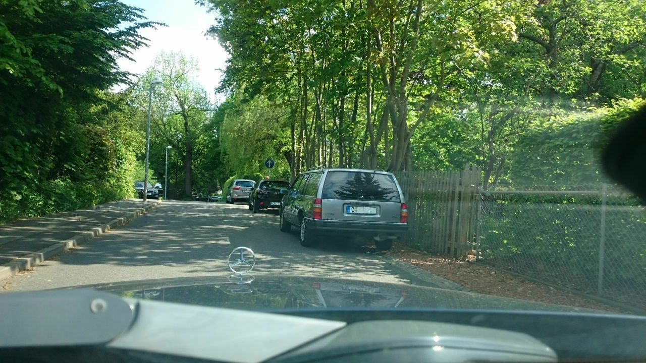 Der Schrottplatz - Spiegelsymmetrisch des Showrooms