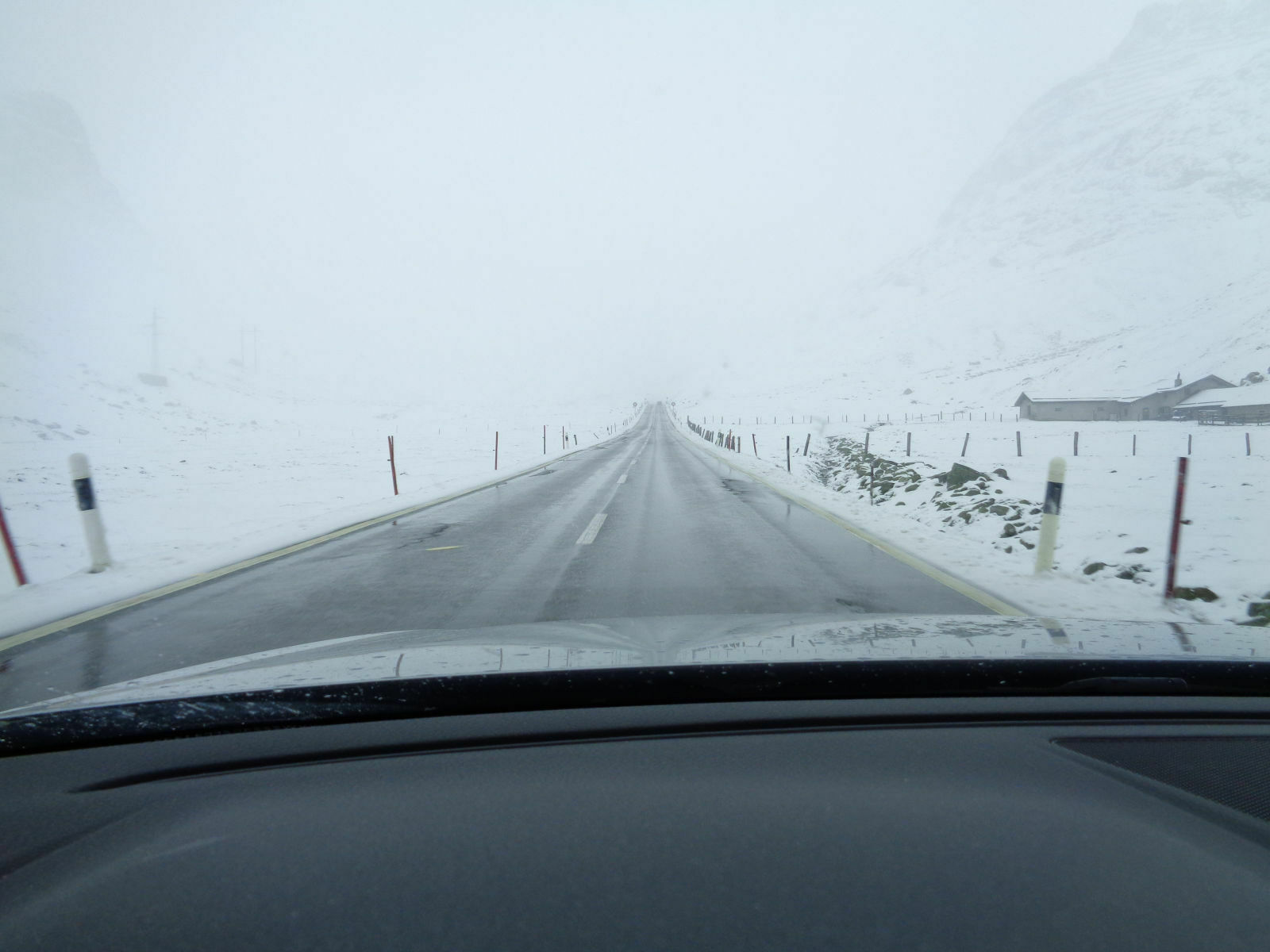 Der Schrottplatz - Spiegelsymmetrisch des Showrooms