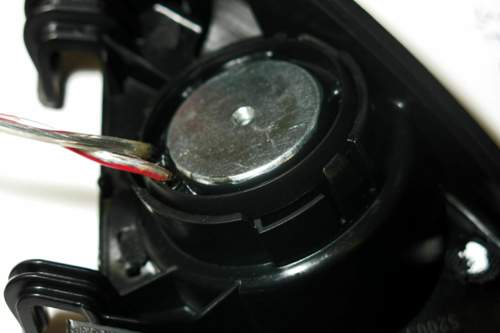 Gladen-hochtoener-eingebaut-im-w205-spiegeldreieck