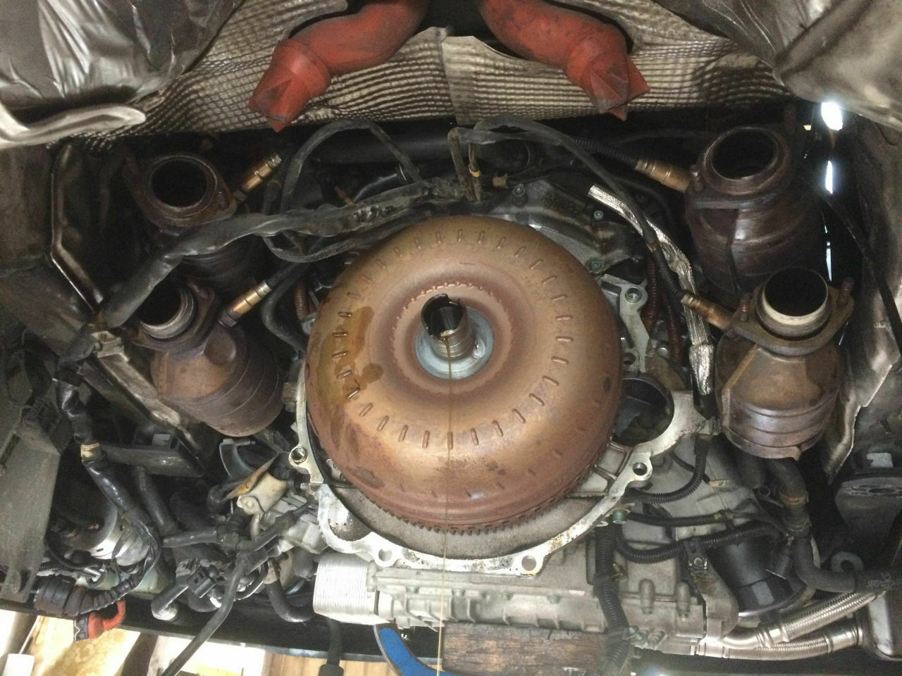 Wasserablaufventil über dem Getriebe wechseln