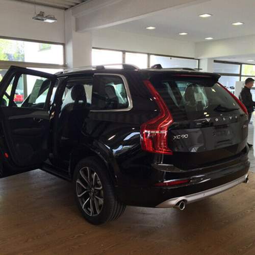 XC90 D5 Momentum Onyx