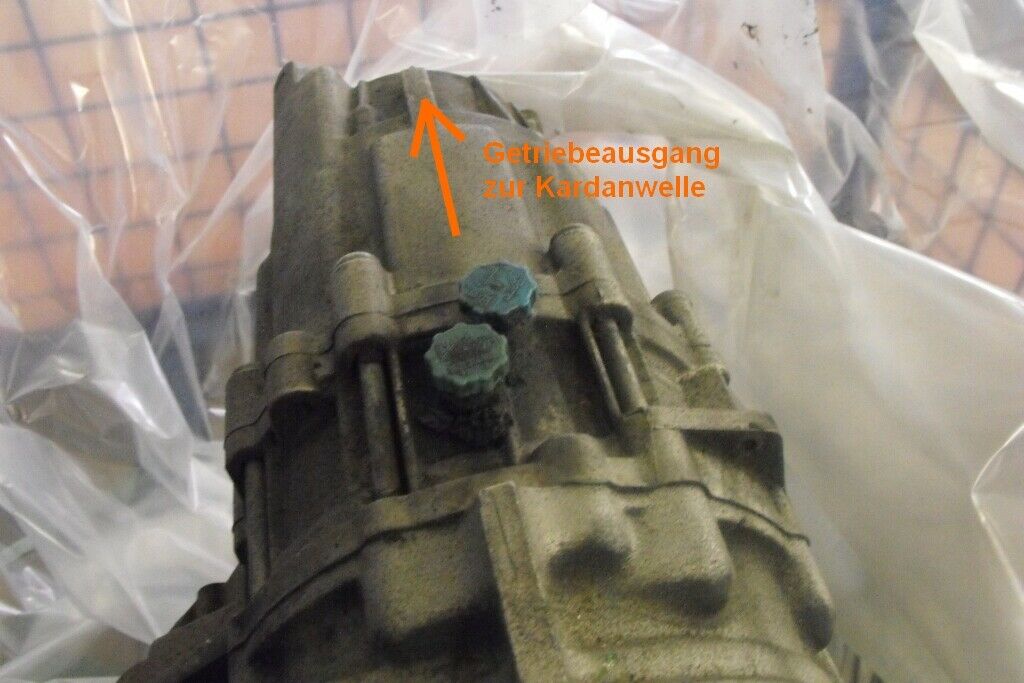 Wasserablaufventil über dem Getriebe wechseln