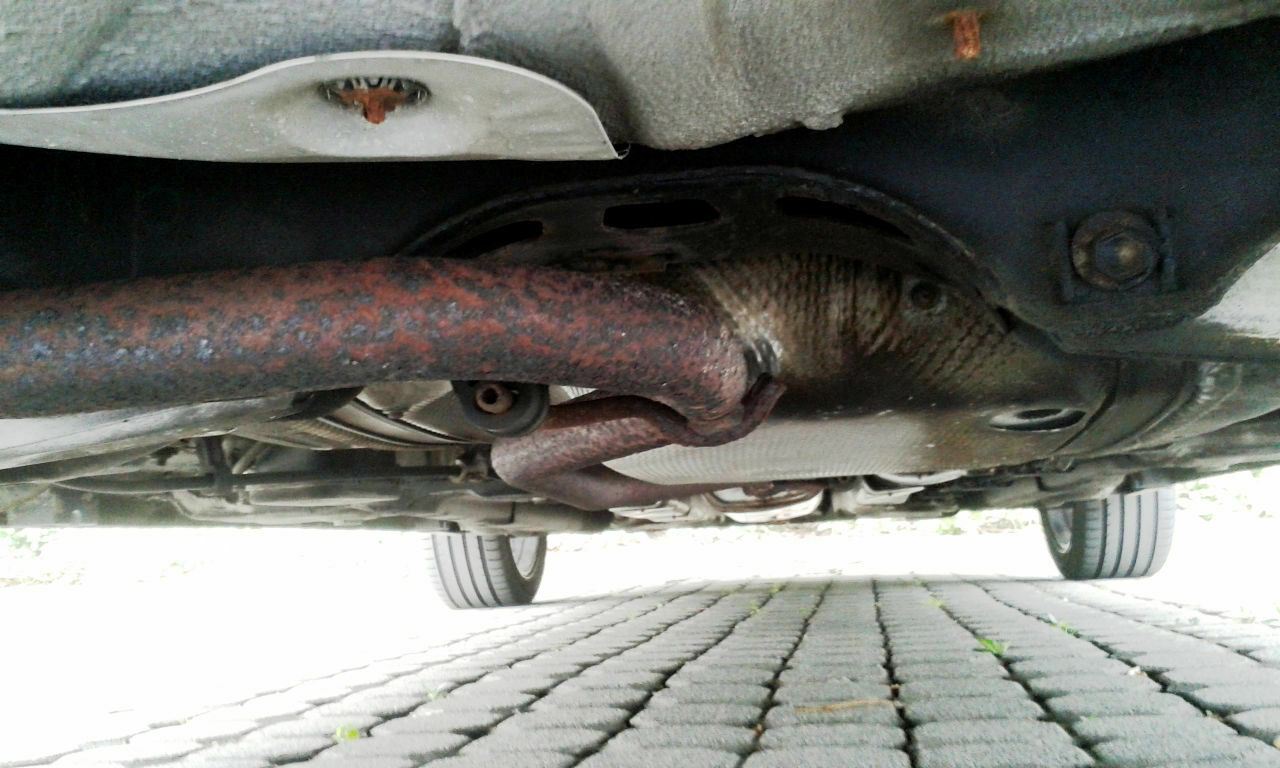 Auspuff klingt komisch, bitte um Hilfe!