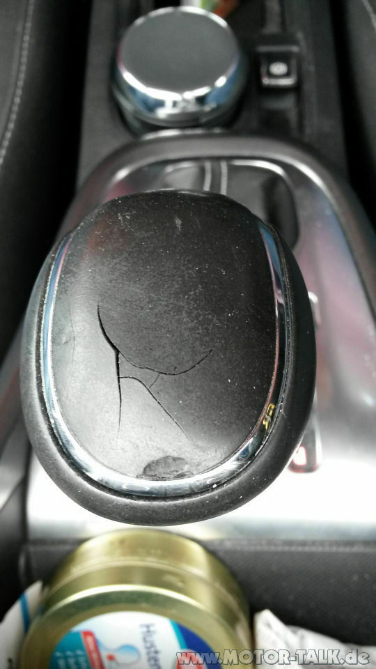 Kunststoff auf Schaltknauf (Automatik) hat Risse