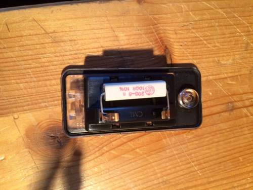 Links LED mit Widerstand