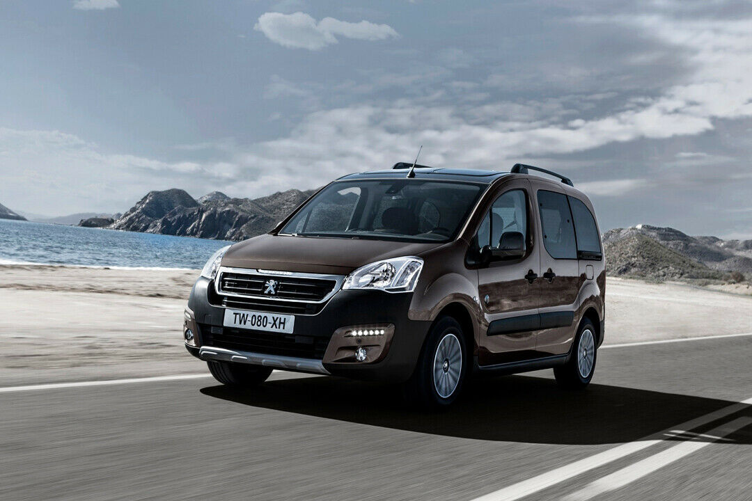 Die Motoren des neuen Peugeot Partner Teepee wurden im Schnitt um 15 Prozent sparsamer