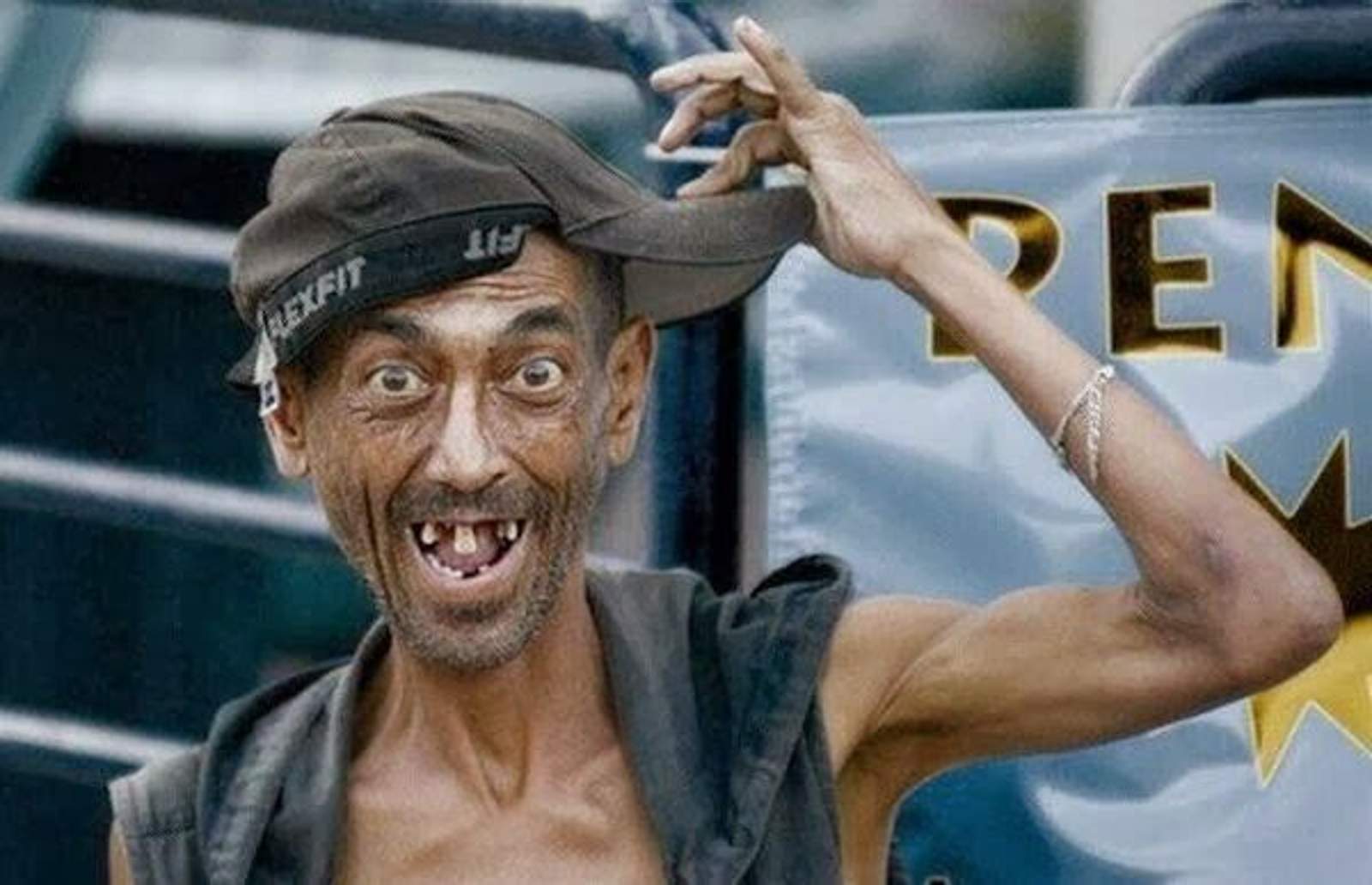 haessliches-gesicht-duenner-mann