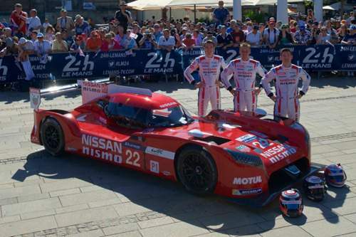 Nissan GT-R LM Nismo: Mit Frontmotor und Frontantrieb f&auml;hrt Nissan in der K&ouml;nigsklasse LMP1 mit