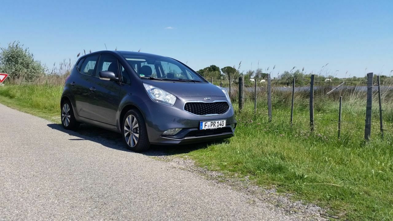 Idyll mit Pferden und Flamingos: Der Kia Venga in der Camargue
