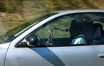 Lustige-autofahrer-musiker