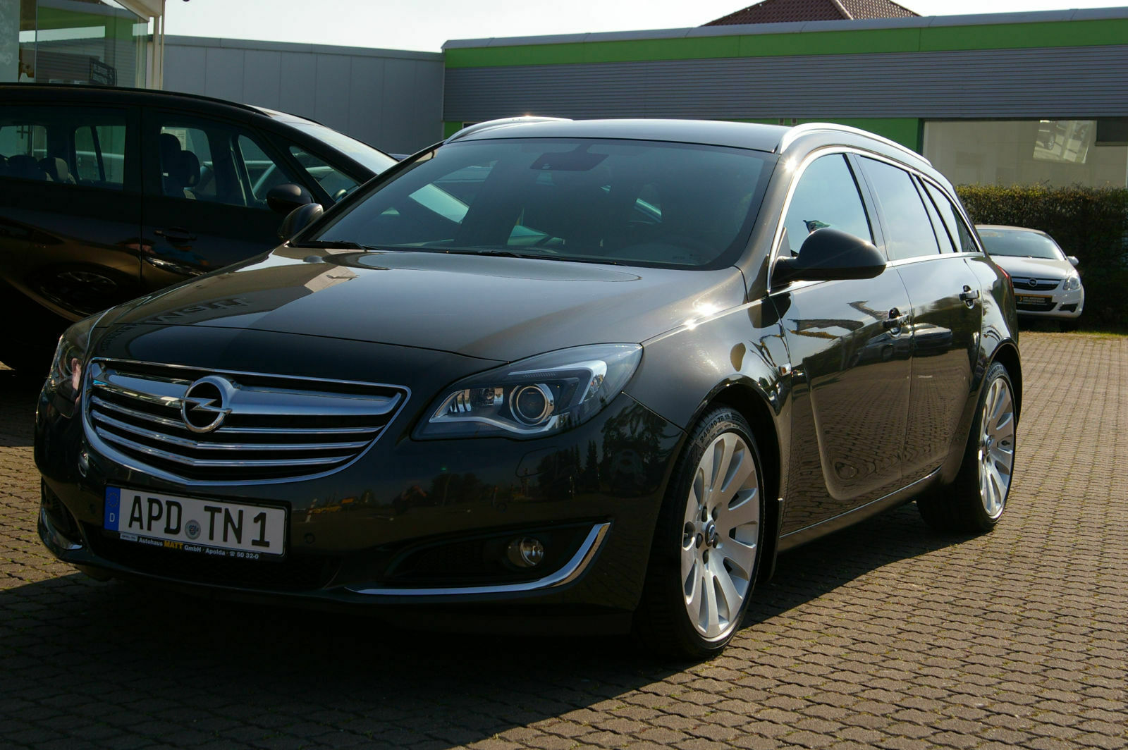 Edel-Laster als Jahreswagen: Audi A4 2.0 TDI Avant oder Mercedes C220 T-Modell?