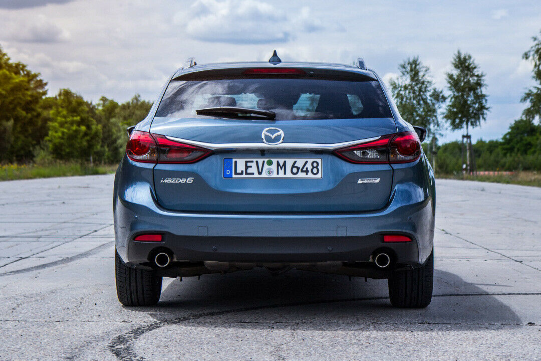 Hinter diese Klappe passen 522 Liter Gepäck, bei voller Bestuhlung