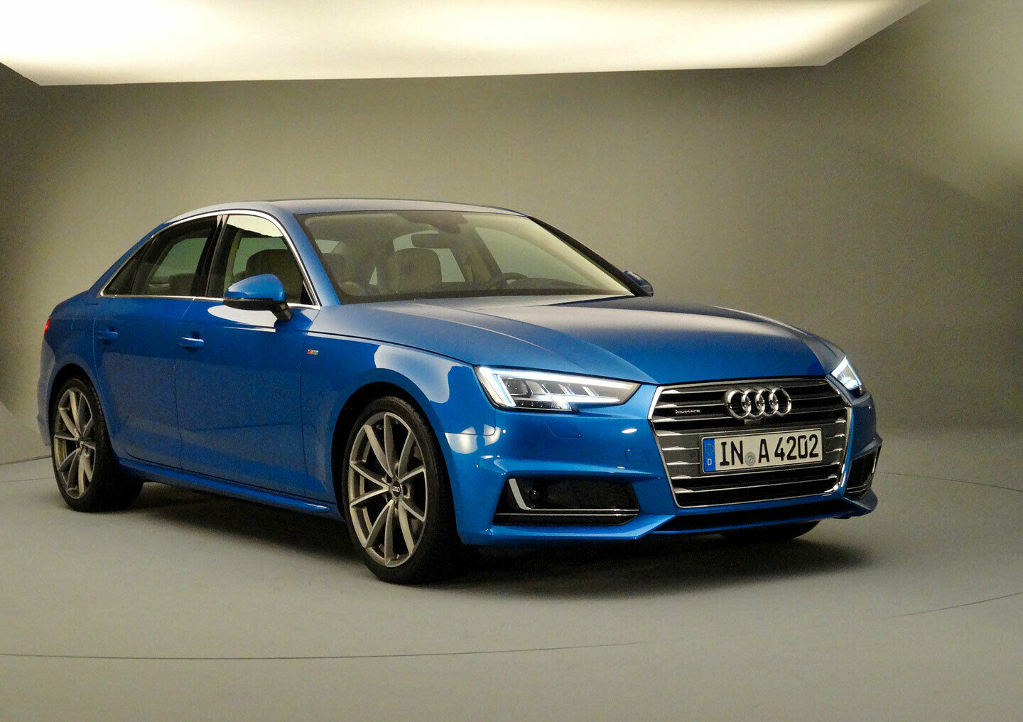 Erste Fotos vom neuen A4 / B9