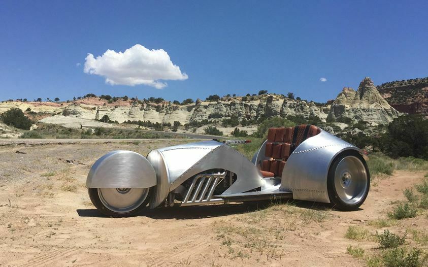 Die Lenkung des Rivet streikte. Deshalb fuhr es auf einem Trailer zum Ziel, posierte aber vor Sehensw&uuml;rdigkeiten