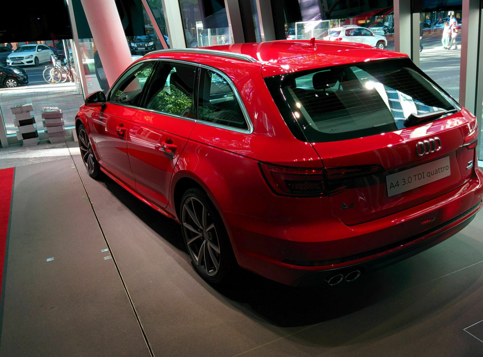 Erste Fotos vom neuen A4 / B9