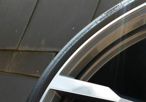 3-8s0601025f-makelloser-lack-reifen-1920