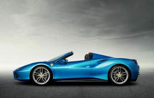 Der Ferrari 488 Spider wird wohl etwa 225.000 Euro kosten