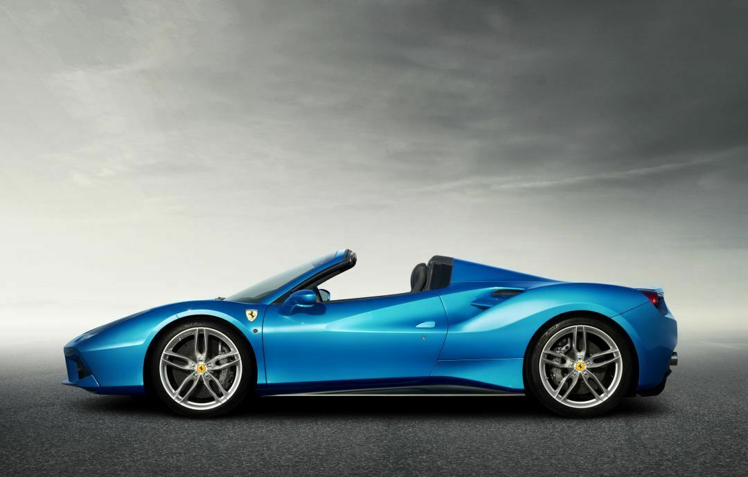 Der Ferrari 488 Spider wird wohl etwa 225.000 Euro kosten