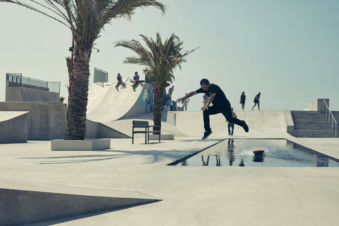 Nicht alle Tricks klappen, der Profi muss sich exakt auf den Magnetbahnen bewegen