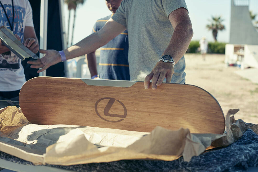 Das Lexus-Hoverboard besteht aus Holz. Eine Serienfertigung ist nicht geplant