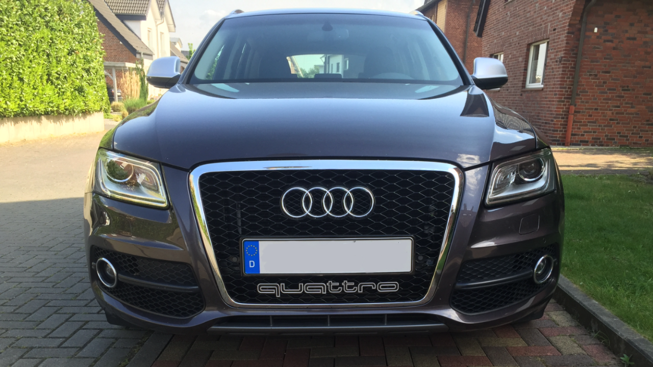 "Quattro" Emblem am RS5-Grill