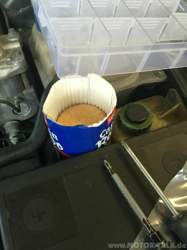 Ob der Kekshalter im Motorraum wohl aufpreispflichtig war?