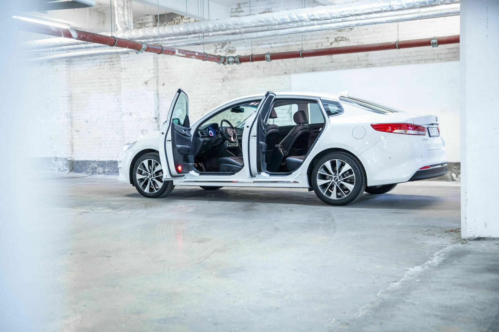 Reisen kann man im Kia Optima sehr bequem, aber nicht übermäßig schnell