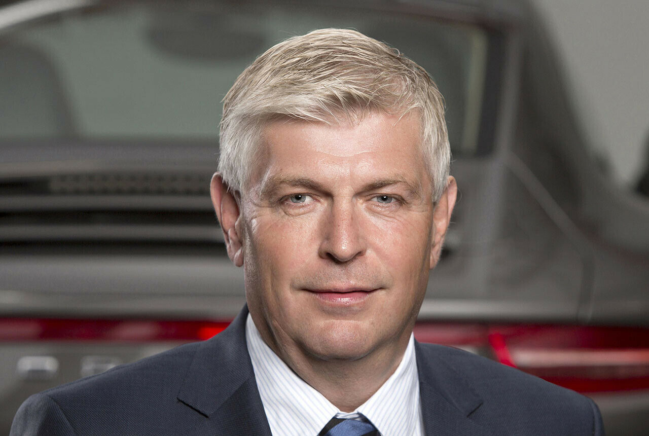 Wolfgang Hatz (57) war im September 2015 im Zuge des VW-Abgasskandals beurlaubt worden. Jetzt verl&auml;sst er Porsche offiziell