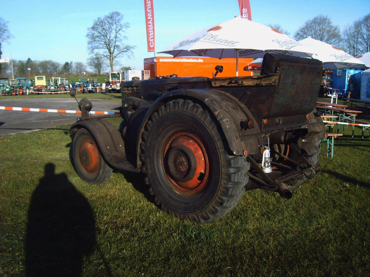 Der Schrottplatz - Spiegelsymmetrisch des Showrooms