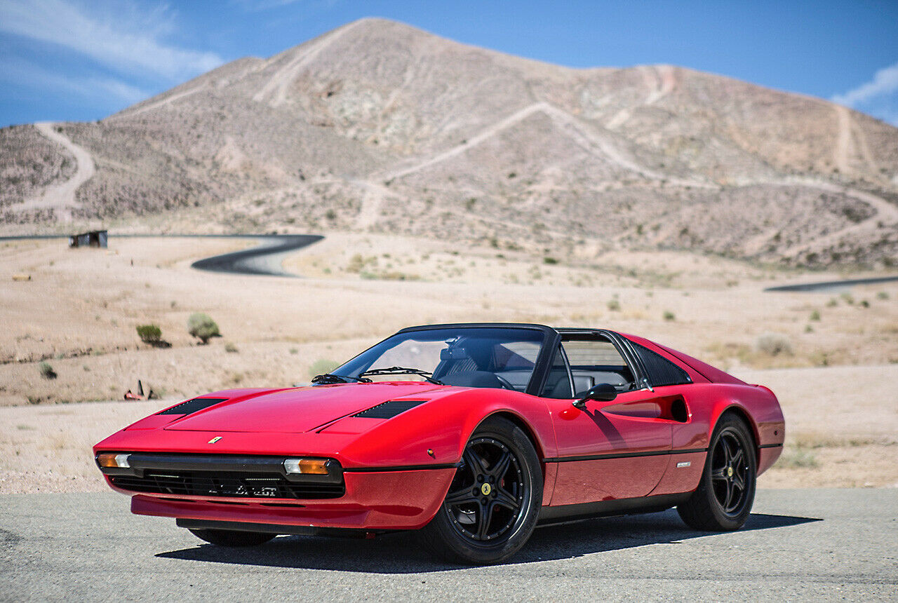 Drei Elektro-Motoren leisten 275 Kilowatt und fast 450 Newtonmeter Drehmoment